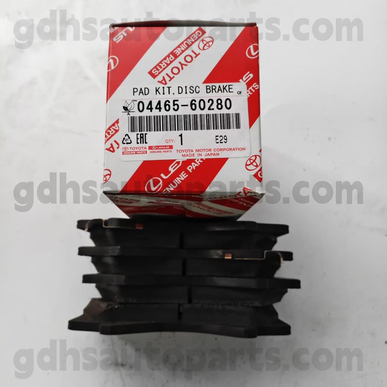 04465-60280 Toyota ชิ้นส่วนของแท้ผ้าเบรคหน้าเบรกสำหรับแลนด์แลนด์แลนด์ LX450D/460/570 แชสซีหมายเลข UZJ200