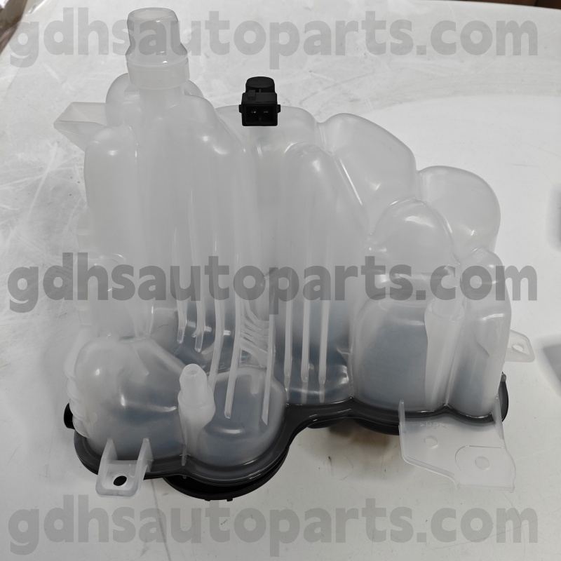 996316 Nissens Expansion Tank สำหรับ Range Rover Velar OE No. LR128194